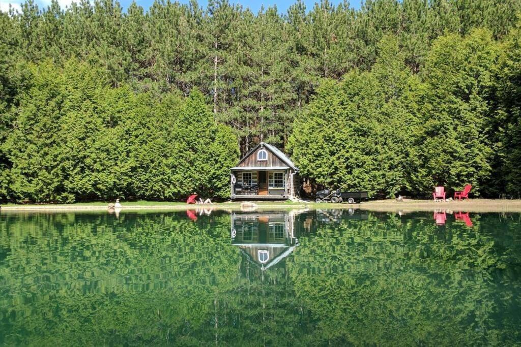 A Rustic Cabin In The Woods Orangeville Exterior foto